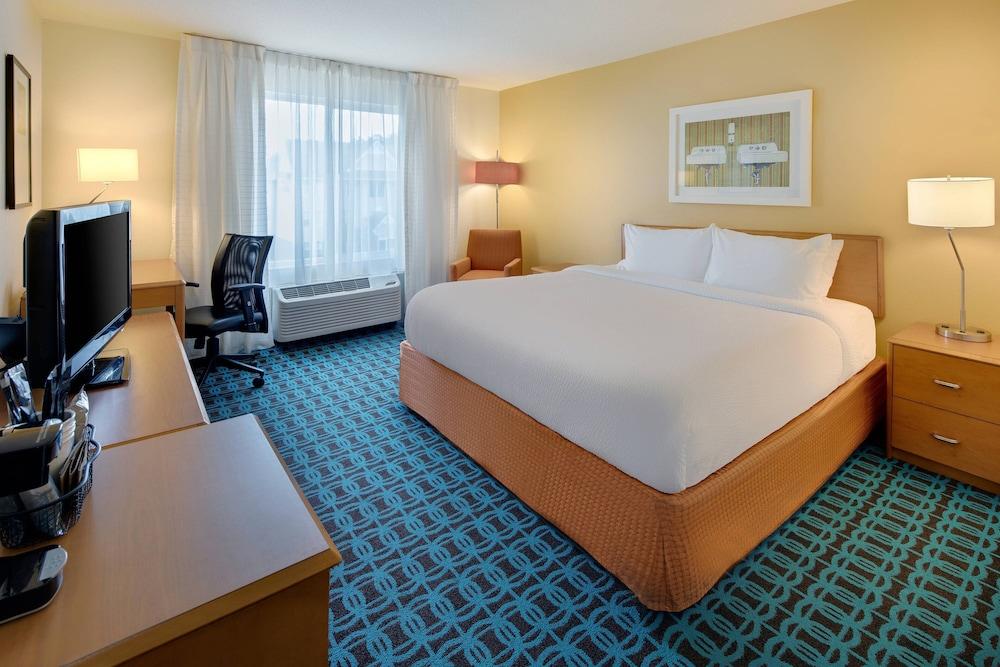 Fairfield Inn and Suites by Marriott Indianapolis Airport - Room