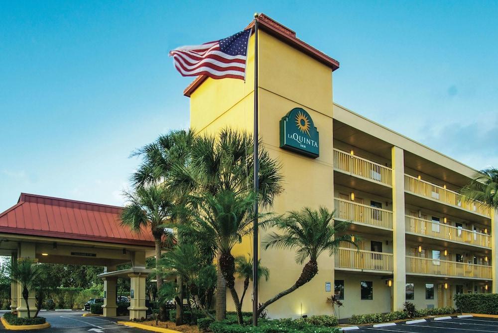 La Quinta Inn by Wyndham West Palm Beach - Florida Turnpike - Exterior