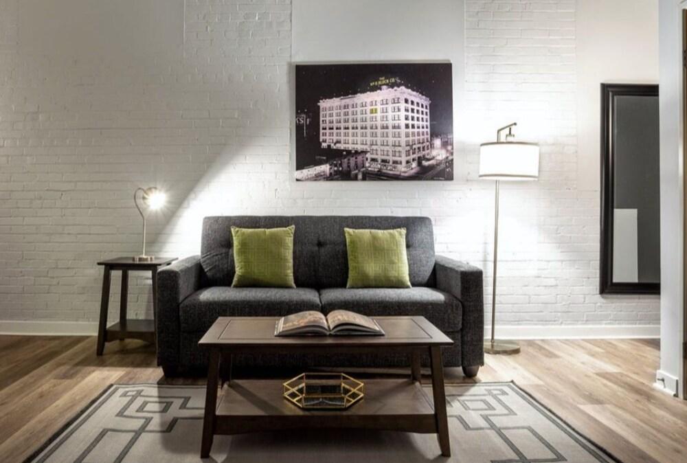 Contemporary 2BR 2BA Apartment In Downtown Indianapolis by CozySuites - Featured Image