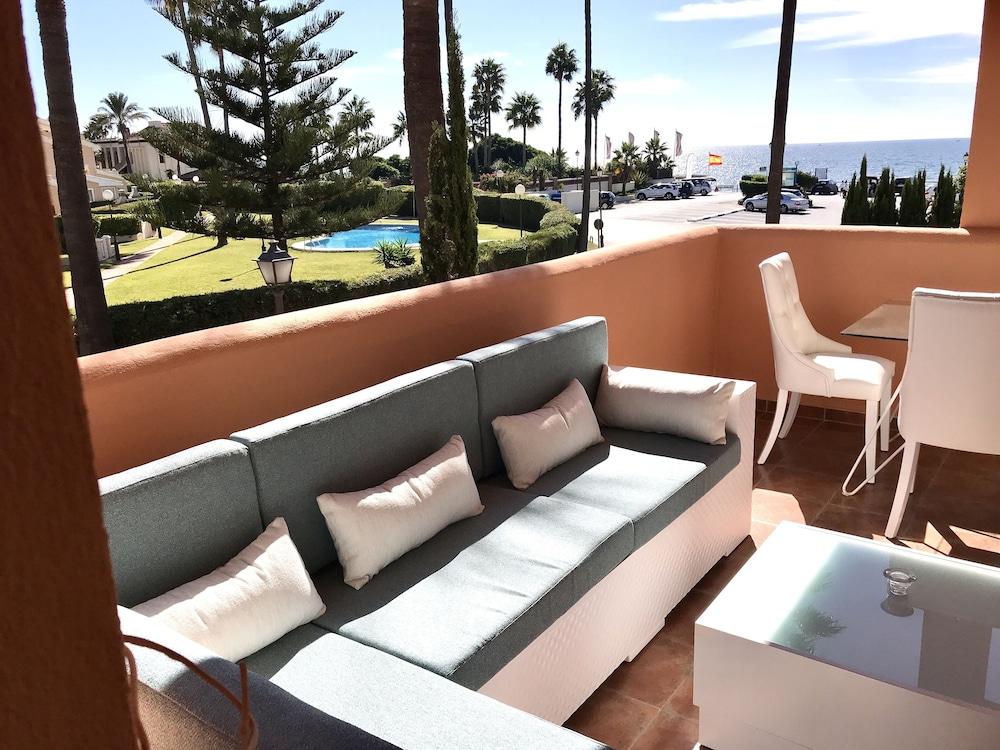Marbella Beach Luxury apartment - Sundeck