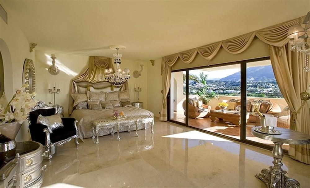 Unique Luxurious and Palacial Villa - Room