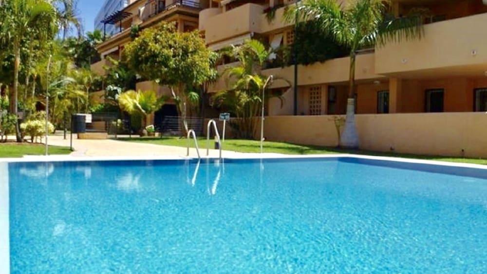 Marbella Beach Luxury apartment - Outdoor Pool