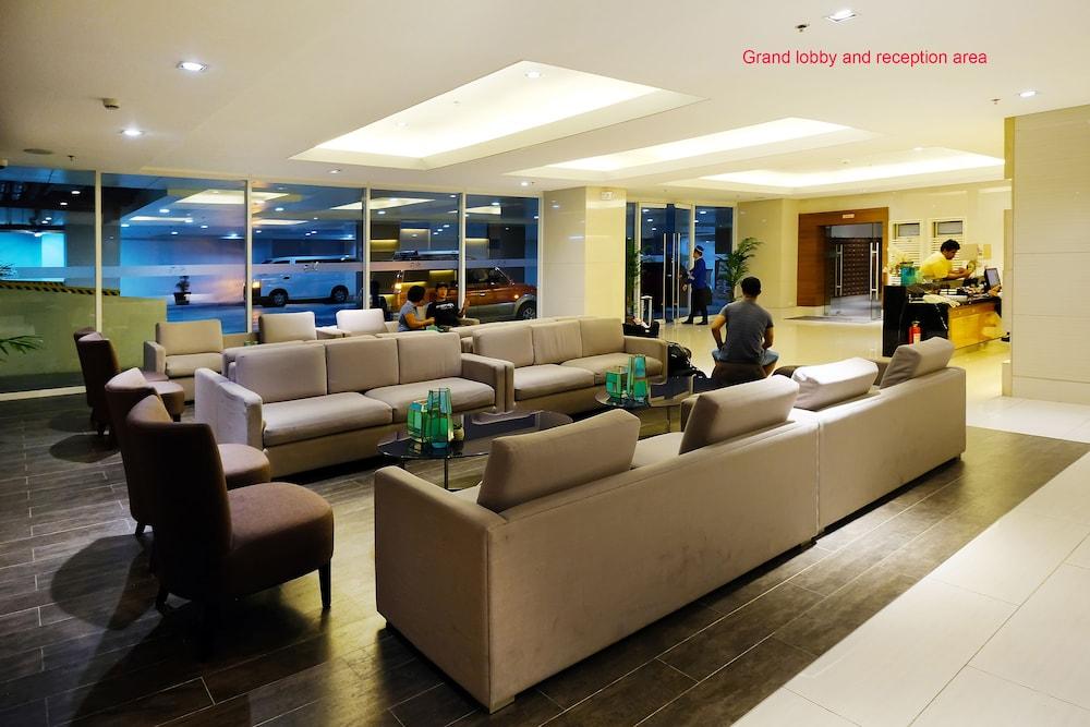 Breeze Residences Roxas Boulevard Manila - Lobby Sitting Area