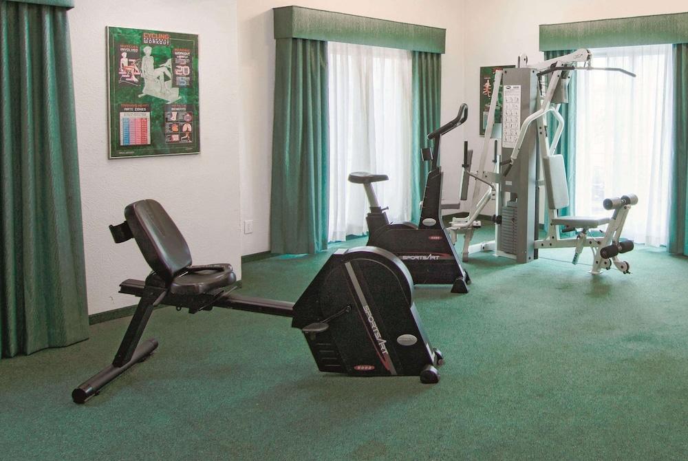 La Quinta Inn by Wyndham Indianapolis Airport Lynhurst - Fitness Facility