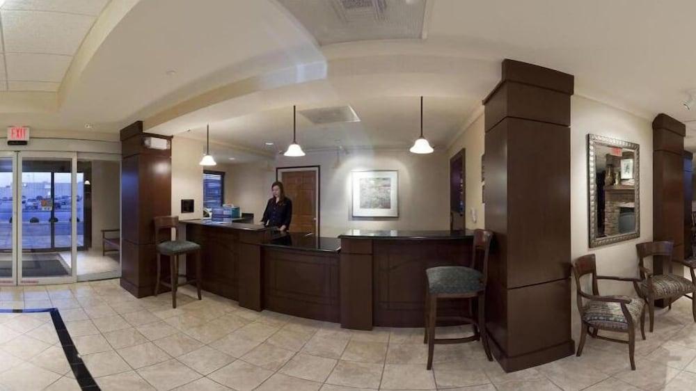 Staybridge Suites Indianapolis Downtown - Convention Center, an IHG Hotel - Reception