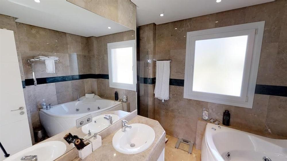 Outstanding Penthouse Near Puerto Banus - Bathroom