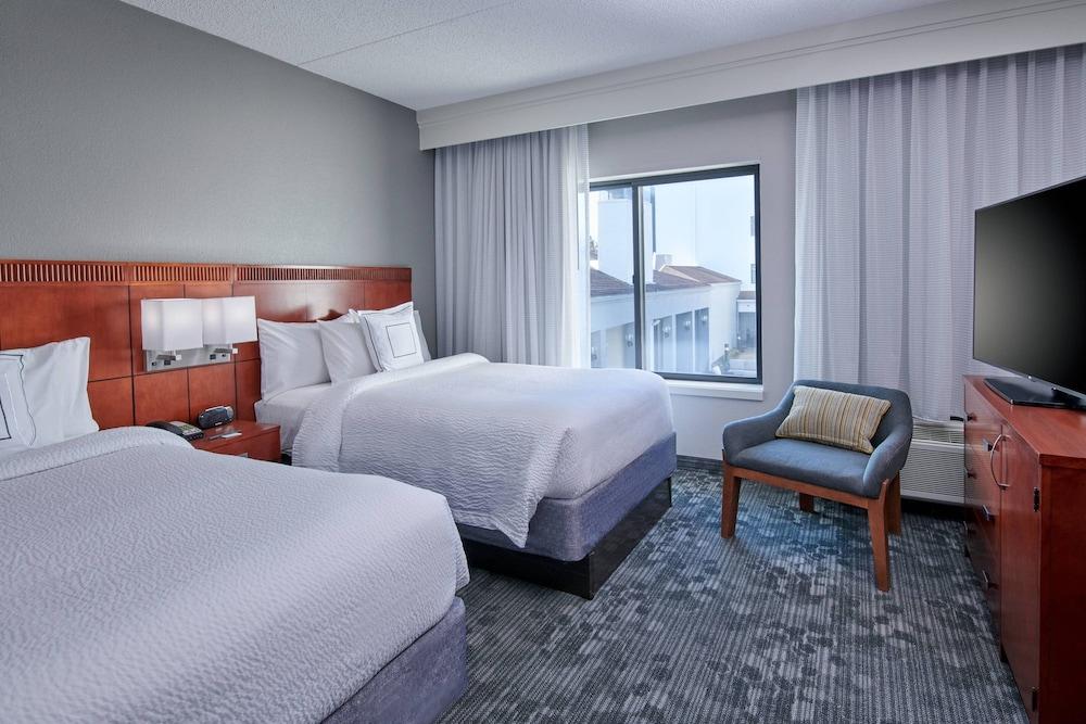 Courtyard by Marriott Indianapolis Castleton - Room