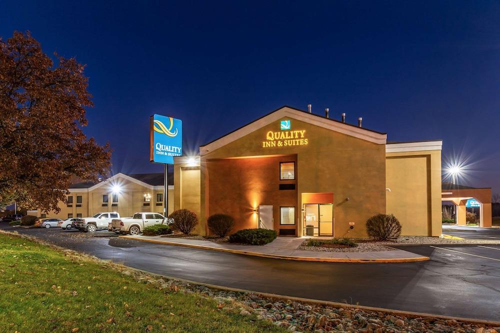 Quality Inn & Suites Southport - Exterior