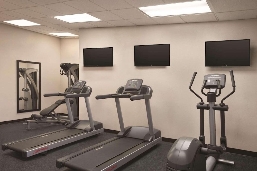 Country Inn & Suites by Radisson Indianapolis East - Fitness Facility