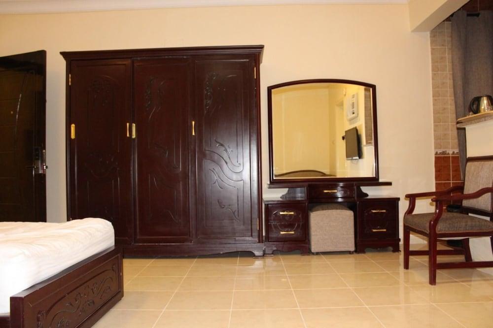 Dar Al Zahib Furnished Units - Room
