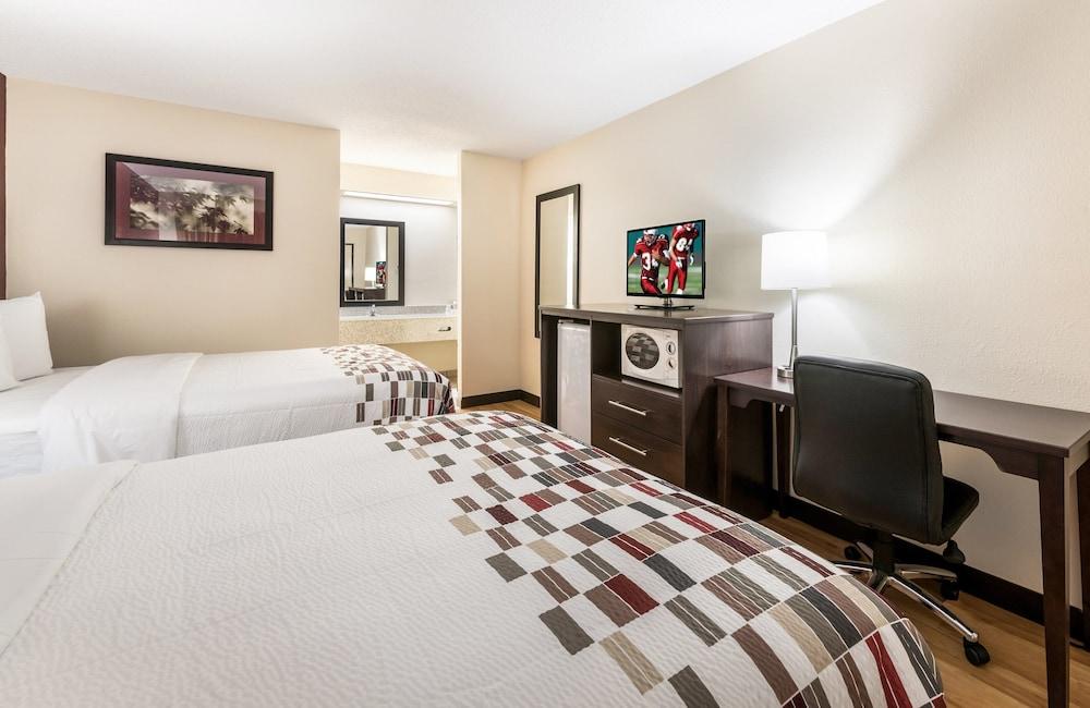 Red Roof Inn Indianapolis - Castleton - Featured Image