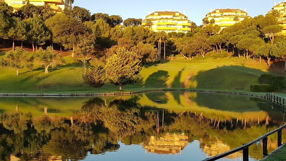 Hotel Apartamentos Greenlife Golf Marbella - Exterior