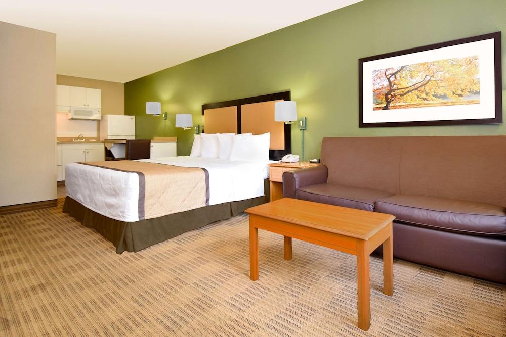 Extended Stay America Suites Washington DC Fairfax Fair Oaks - Room