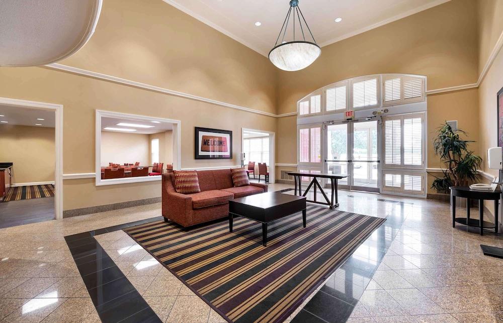 Extended Stay America Suites Indianapolis Airport W Southern - Lobby