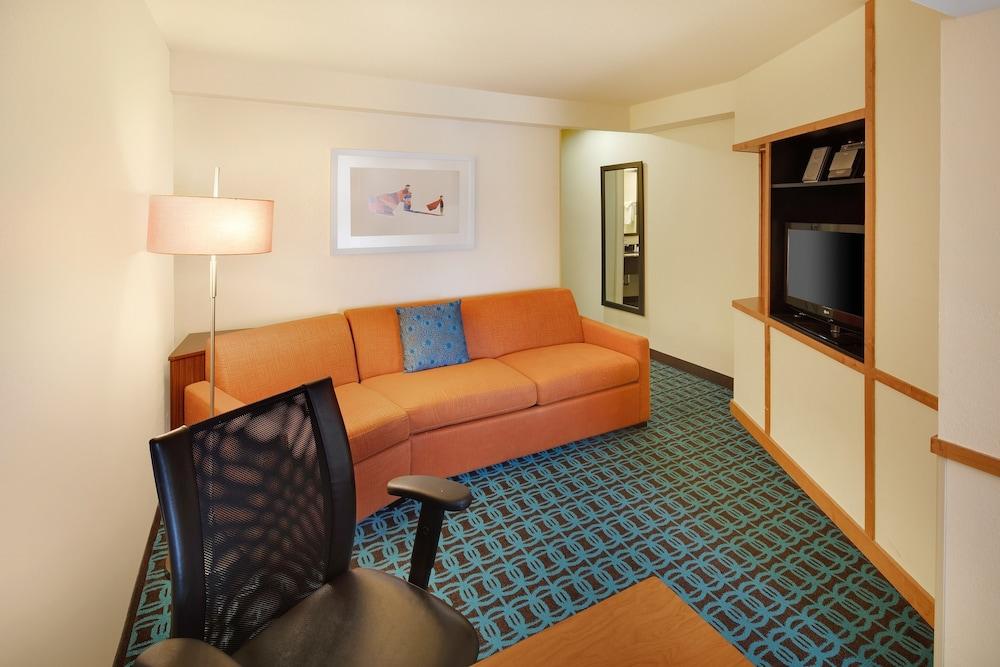 Fairfield Inn and Suites by Marriott Indianapolis Airport - Room
