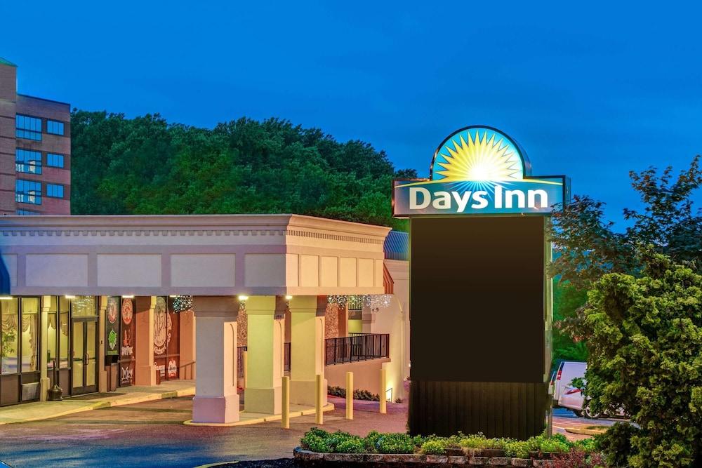 Days Inn by Wyndham Towson - Featured Image