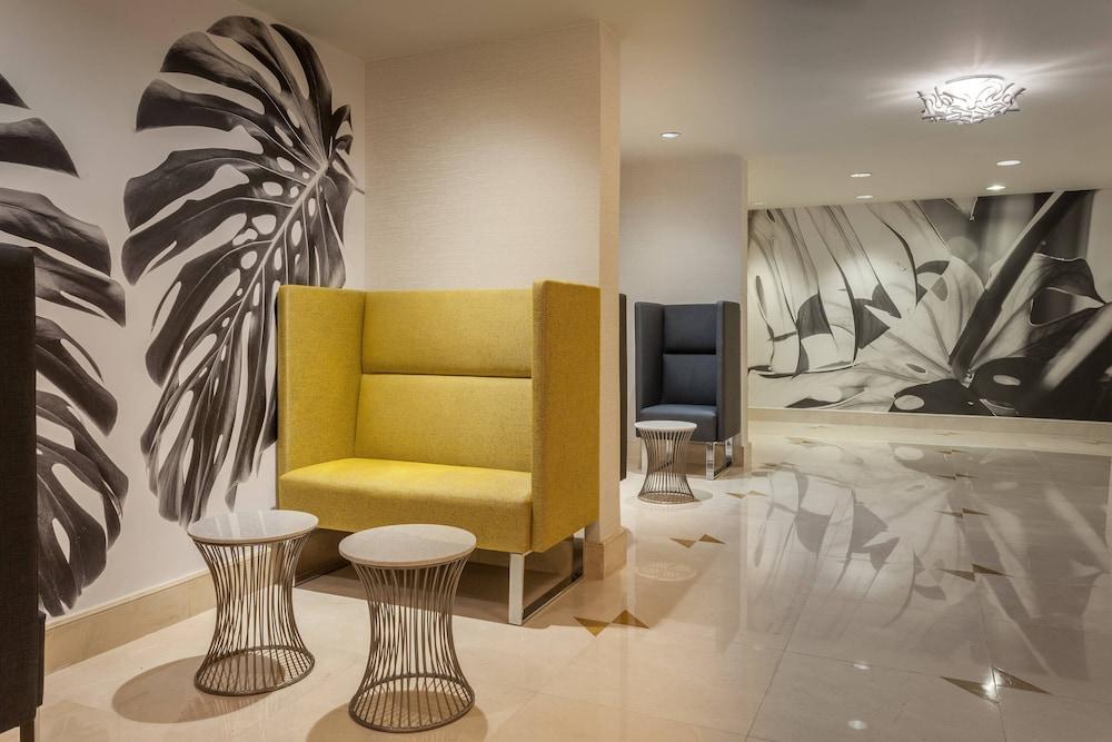 West Palm Beach Marriott - Lobby