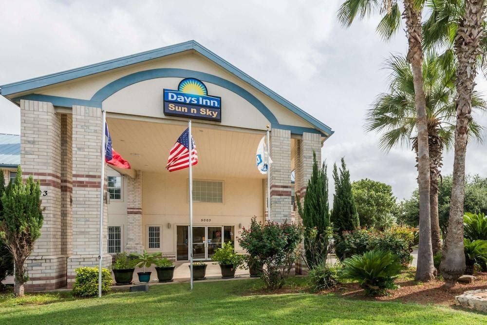 Days Inn by Wyndham San Antonio Southeast/Frost Bank Center - Featured Image