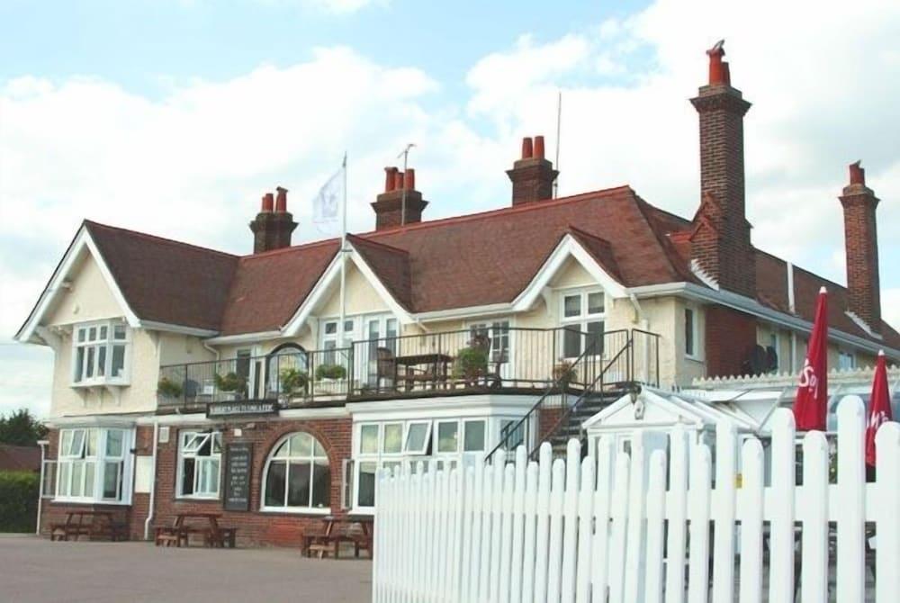 The Victory at Mersea - Exterior