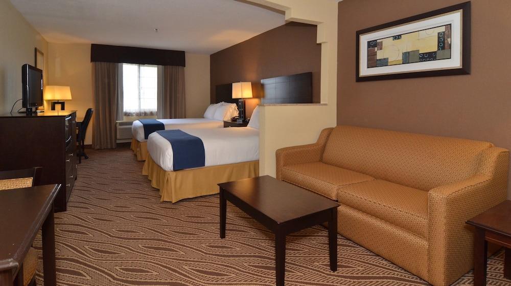 Holiday Inn Express Hotel & Suites San Antonio-Airport North, an IHG Hotel - Room