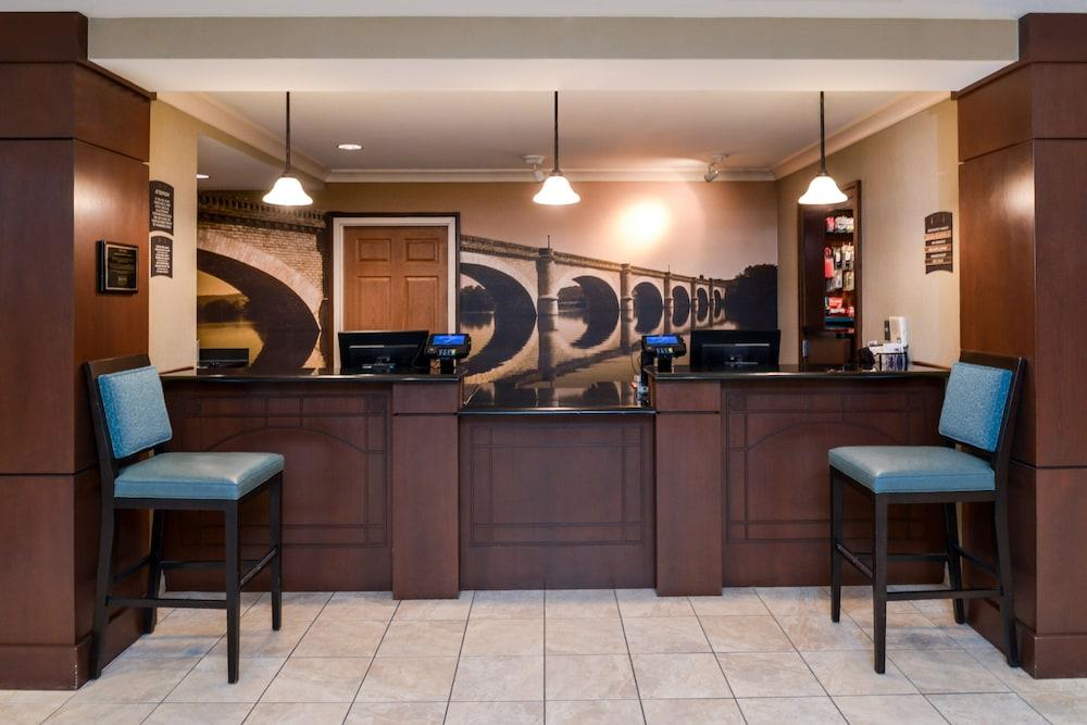 Staybridge Suites Indianapolis Downtown - Convention Center, an IHG Hotel - Lobby