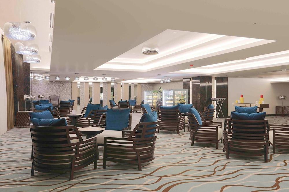 bai Hotel Cebu - Lobby Lounge
