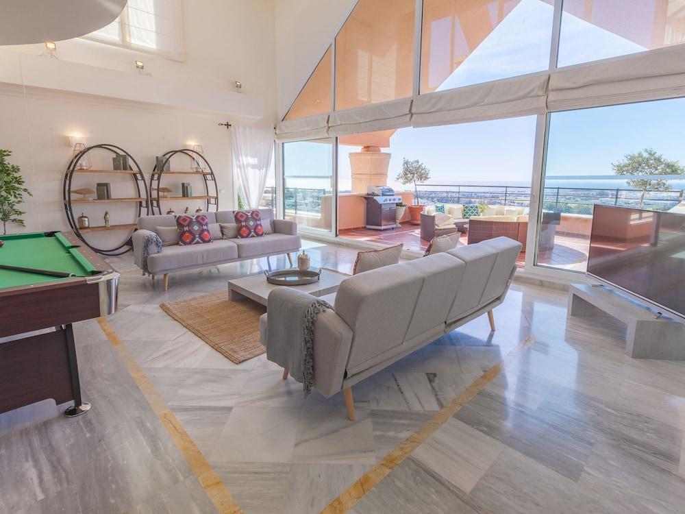 Magna Marbella Dream Dúplex - Living Room