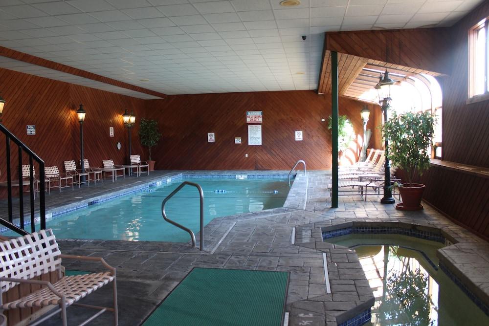 The Nordic Inn a Condominium Resort - Indoor Pool
