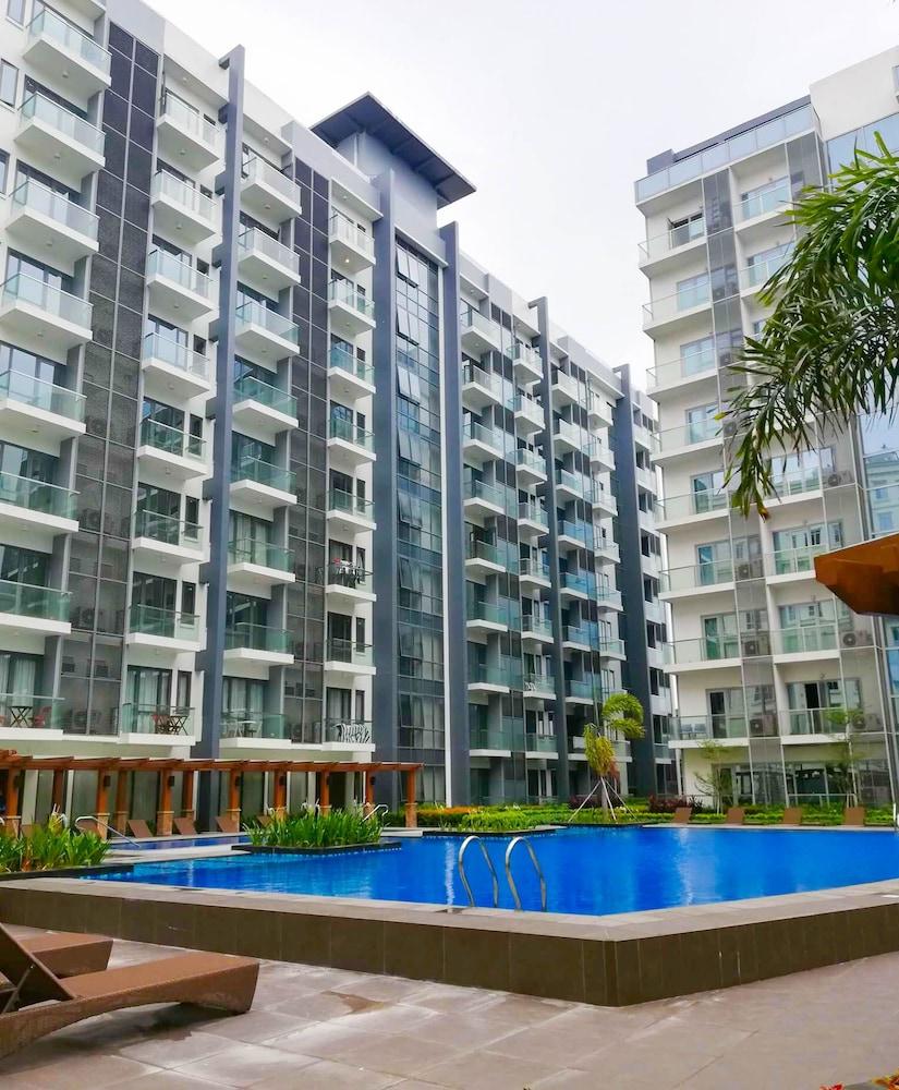 Brandnew 1 Bedroom Apartment at Newport, Pasay Across Naia Terminal 3 With Pool - Waterslide