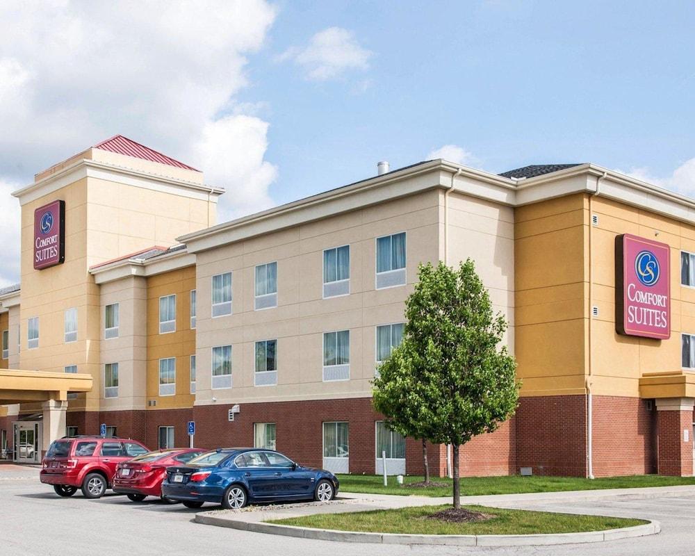 Comfort Suites near Indianapolis Airport - Featured Image