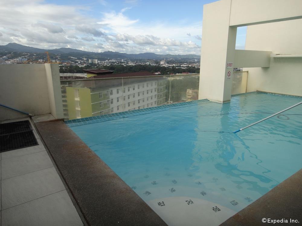 Cityscape Hotel - Outdoor Pool
