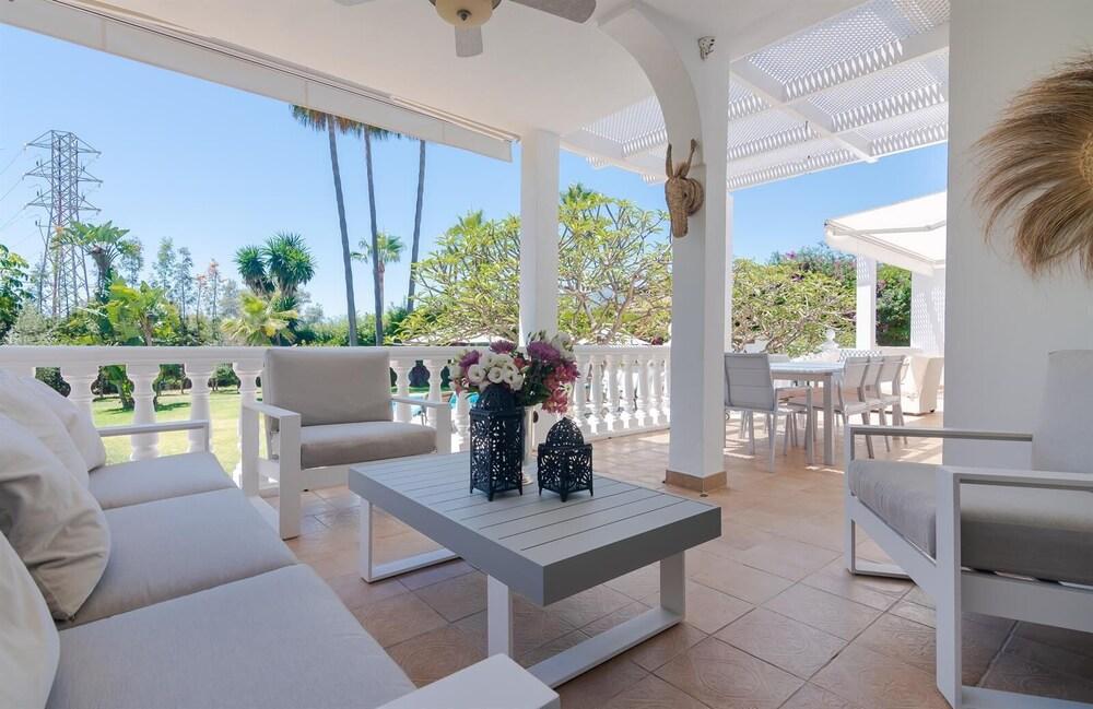 Beautiful Villa Near Beach - Marbella - Featured Image