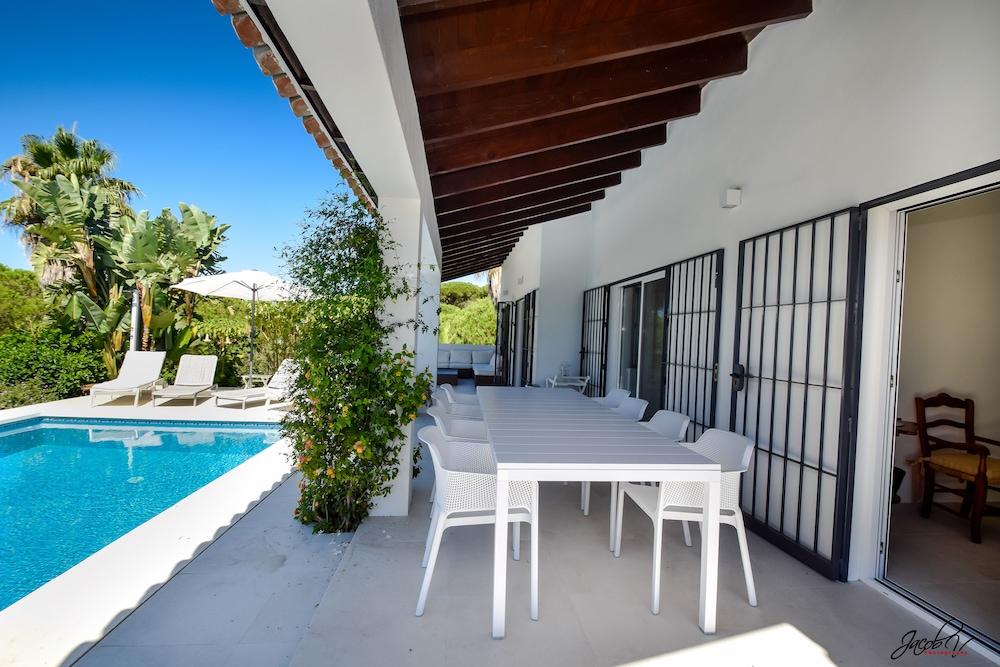 Great Villa Near Beach & Marbella - Outdoor Pool