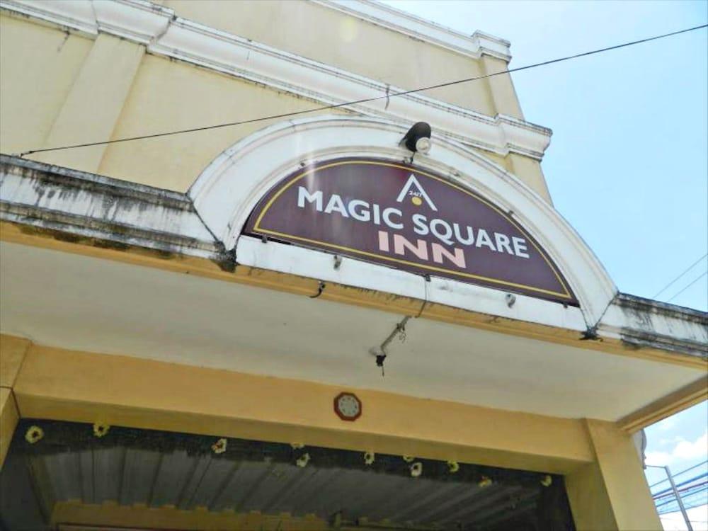 Magic Square Inn - Exterior detail