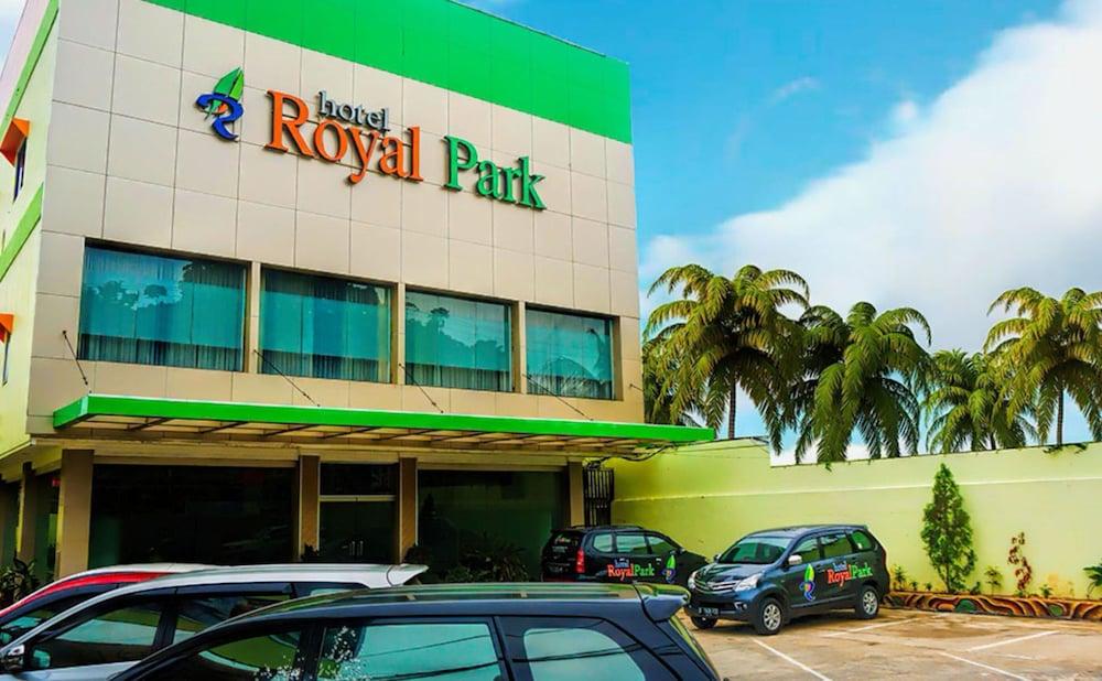 Royal Park Hotel - Featured Image