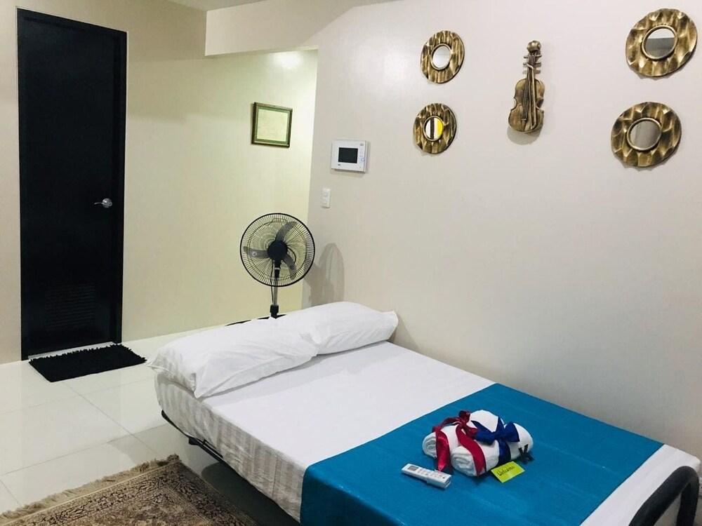 Brandnew 1 Bedroom Apartment at Newport, Pasay Across Naia Terminal 3 With Pool - Room