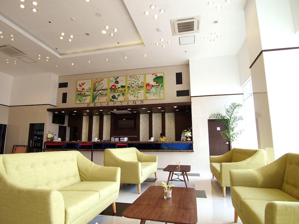 Toyoko Inn Cebu - Lobby Sitting Area