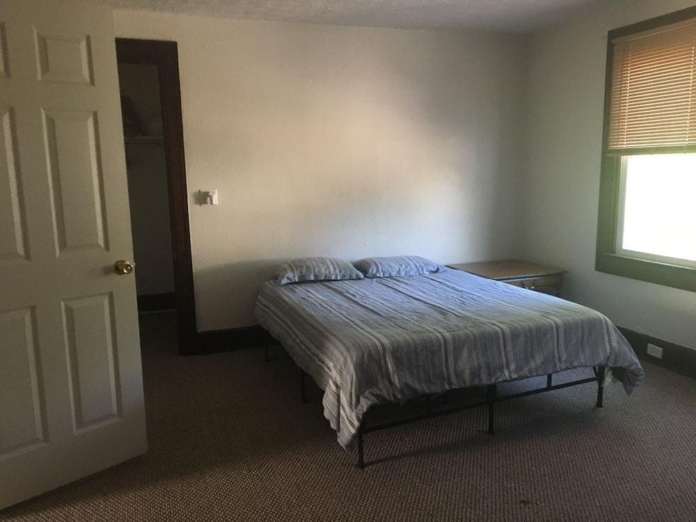 Spacious Four Bedroom Home in Indianapolis - Room