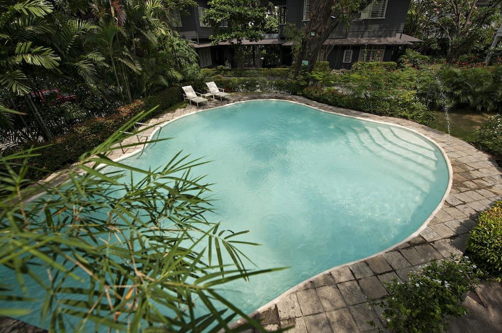 The Henry Hotel Manila - Outdoor Pool