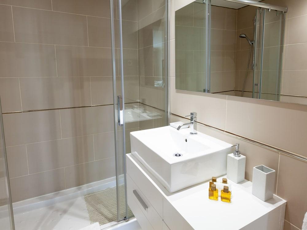 Brand New Apartment at Terrazas de Banús - Bathroom Sink