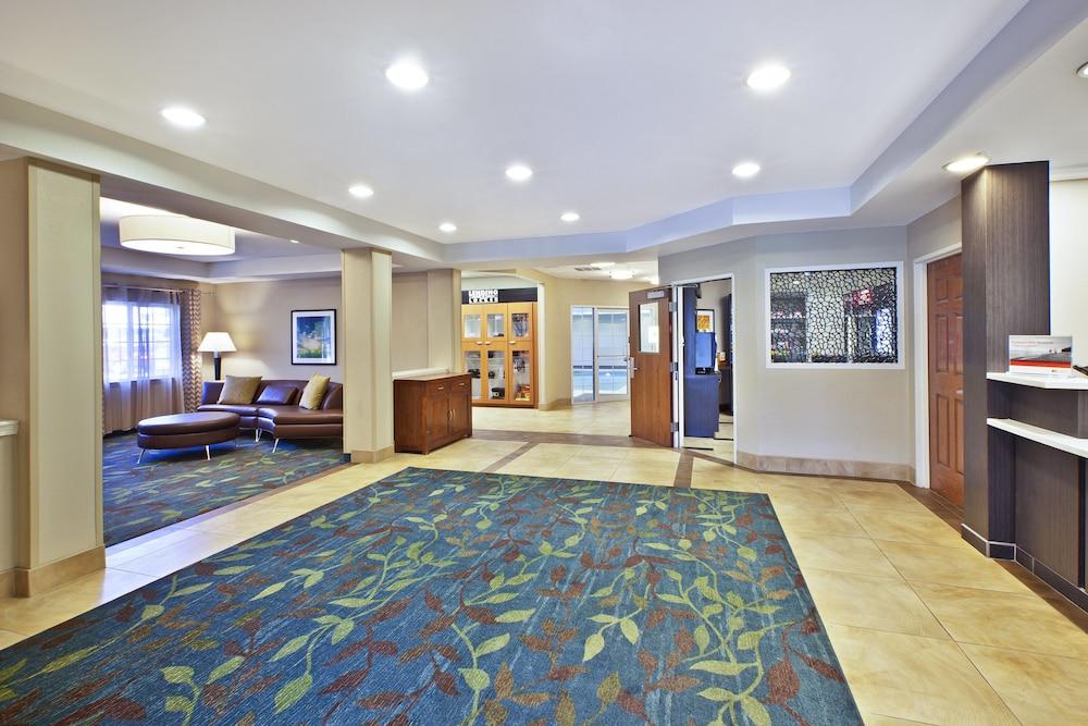 Candlewood Suites Indianapolis Airport, an IHG Hotel - Lobby