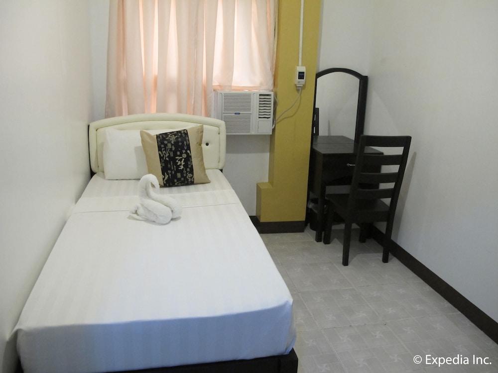 Amax Inn Cebu - Room