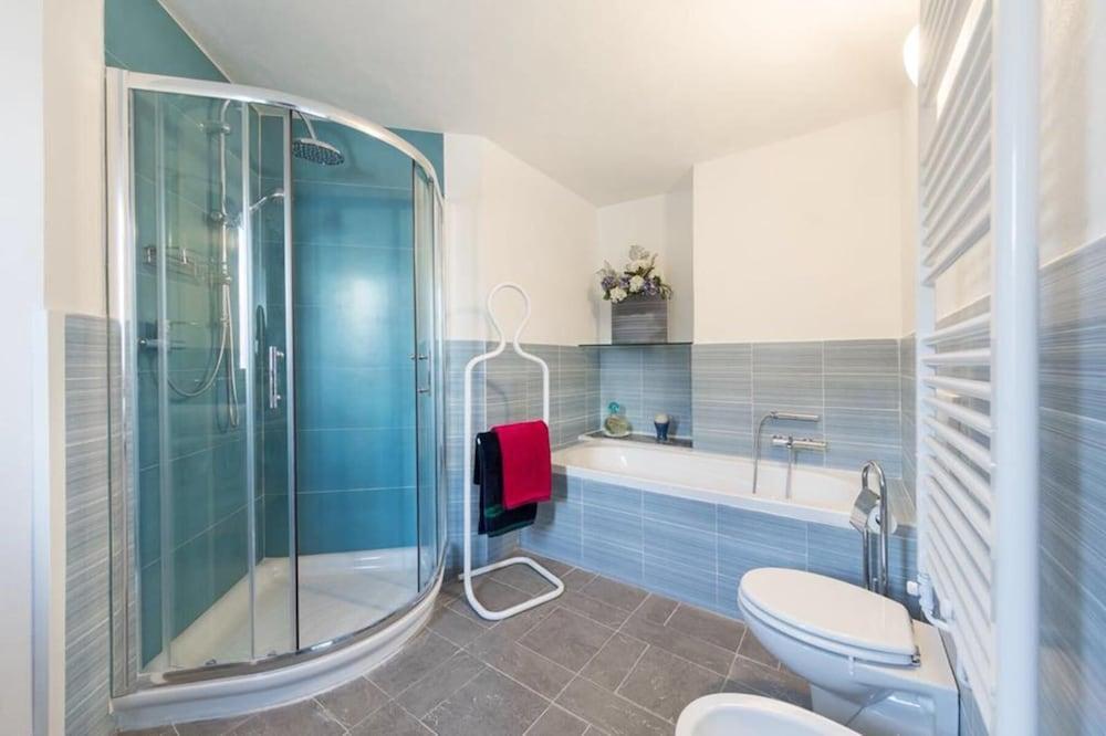 Villino Elena Argegno apartment - Bathroom
