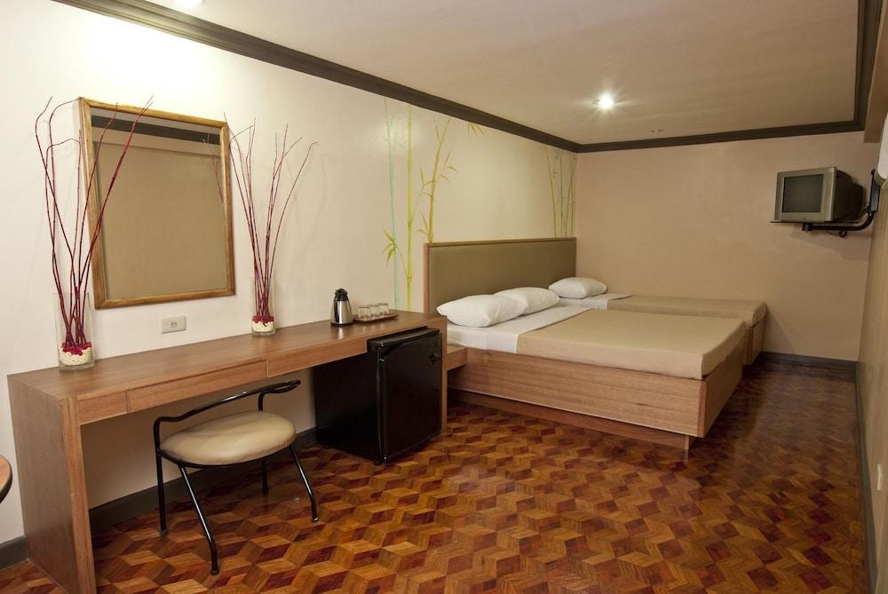 Pinoy Pamilya Hotel - Room