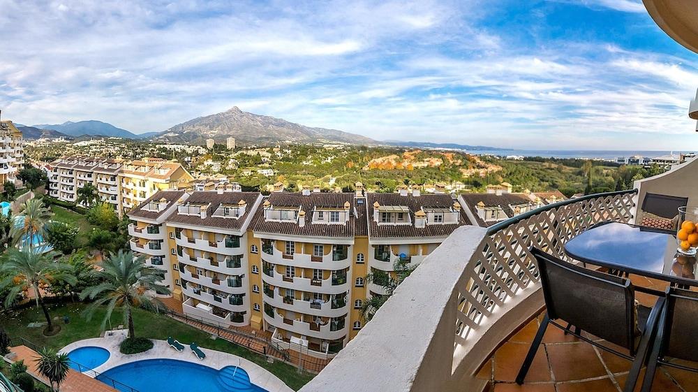 Apartment Senorio Giralda-SAG Roomservice - Balcony View
