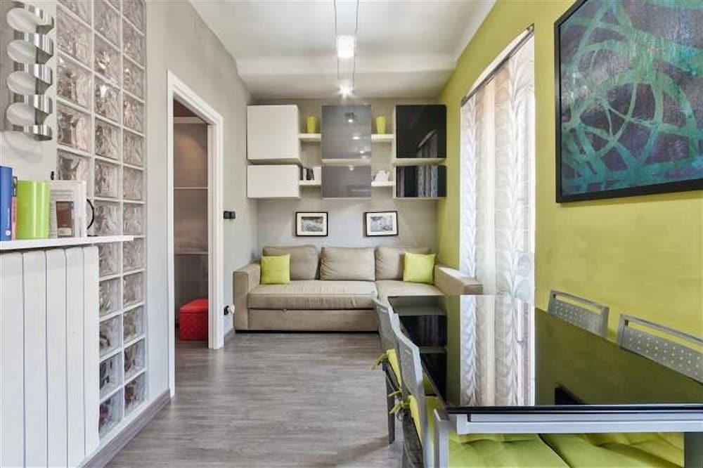 Torino San Salvario Stylish Apartment - Living Area
