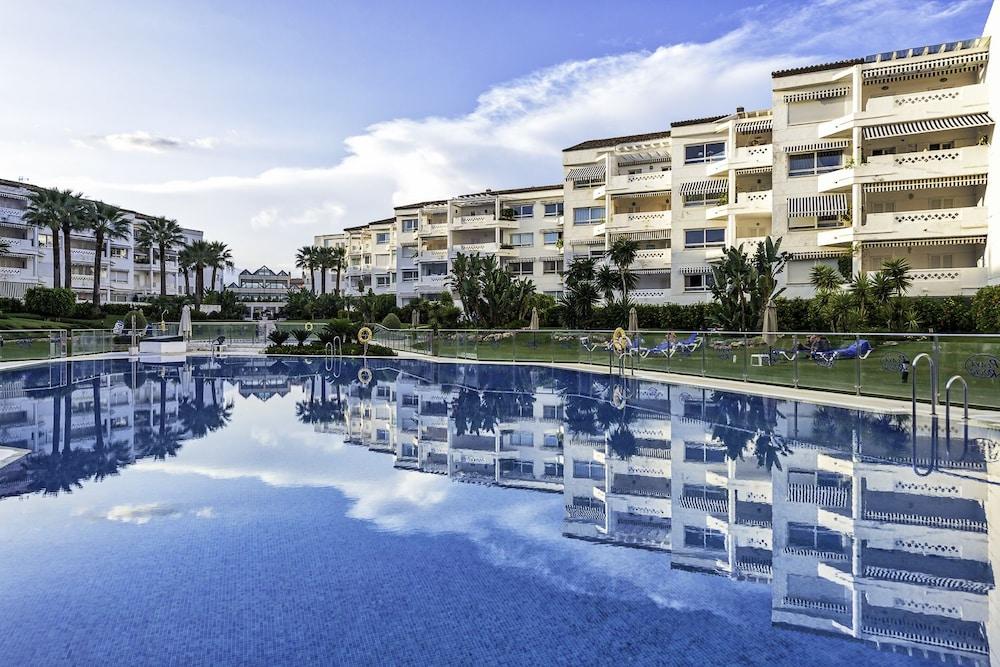 LU&CIA Apartamento Premium Puerto Banus - Outdoor Pool