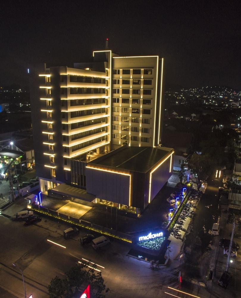 Midtown Hotel Samarinda - Featured Image