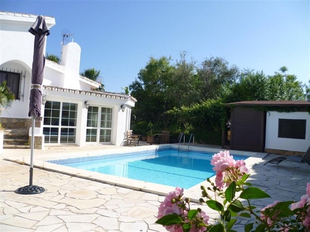 Private Cosy Villa in Marbella Area - Outdoor Pool