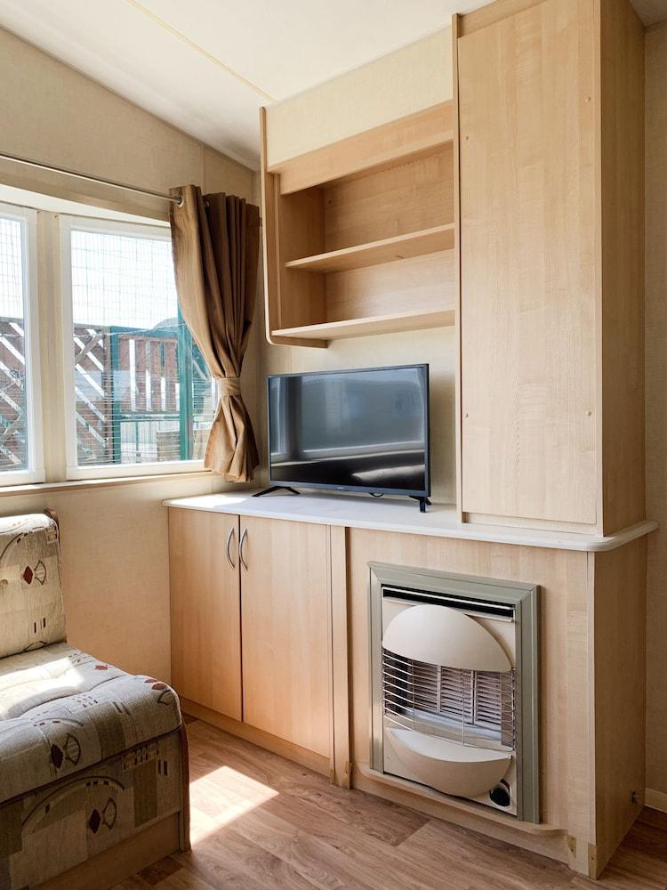 Beautiful 3-bedroom Caravan at Mersea Island - Interior